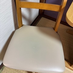 ダイニングテーブルの画像