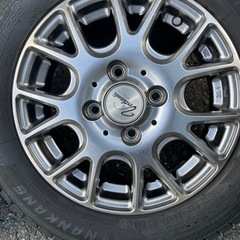 スタッドレスタイヤ4本の画像