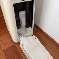 シャープ　加湿空気清浄機　プラズマクラスター KI-HS50 ホワイト　SHARP　白　の画像