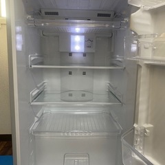 【無料✨】シャープ 2ドア冷蔵庫 225L（2016年製） 【11/30(日) or 12/1(月) 引き取り限定】の画像