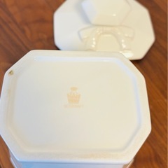 小物入れ　リボン　陶器の画像