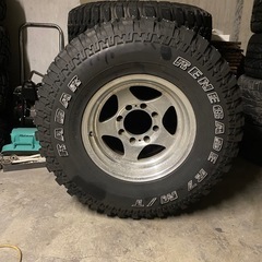 スパイクタイヤ35 12.50 17の画像