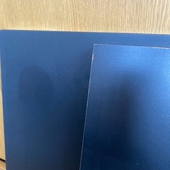 黒い板　2枚組みの画像