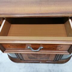 ☆イタリア家具☆カップボード アンティーク【ユーズドユーズ名古屋天白店】JO11-28の画像