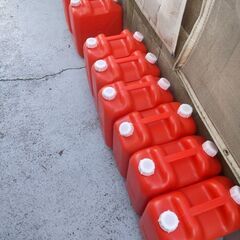 灯油タンク1個300円の画像