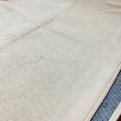 【クリーニング済】カーペット　アイボリーの画像
