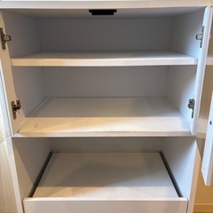 食器棚の画像
