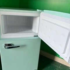 近隣配達無料　A-stageレトロ冷蔵庫 ARD-90LGの画像