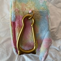 ナナナサプライズ大きなカラビナ付き収納ケース（ドールは含まれません）の画像