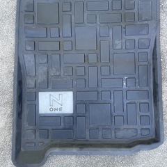 ホンダN-ONE  6MT  ラバーマット　フロア
マットの画像
