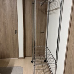 ルミナス キャスター付きハンガーラック シルバー 高さ180cm
の画像