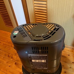 シャープ式石油ストーブ「HSR-A22」の画像