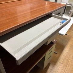 事務用デスク 収納付き 事務机 ③の画像