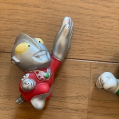 ナンバープレートボルトウルトラマンルイージアラレちゃんの画像