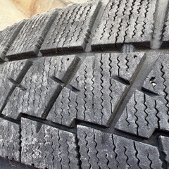 【中古】スタッドレス4本　ブリザックVRX 225 60 17 の画像