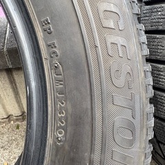 【中古】スタッドレス4本　ブリザックVRX 225 60 17 の画像