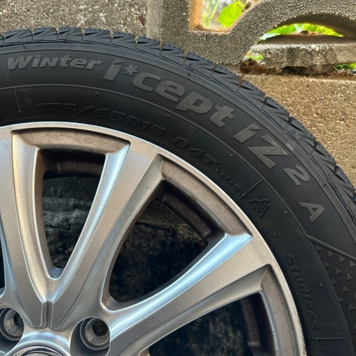 【ほぼ新品】ホイールセット×4 スタッドレスタイヤ ボルト付き 175/65R15