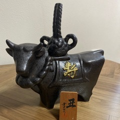 干支🐃ボトル(牛)陶器　中身はカラの画像