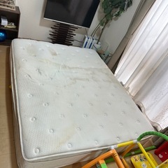 クイーンマットレス　汚れあり　自宅引き渡しに限り無料の画像