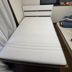 ダブルベッド（フレーム＋マットレス）お譲りしますの画像