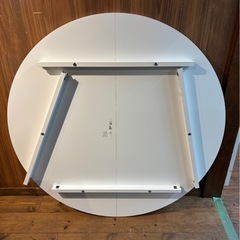 IKEA ヴィハールス　白　ダイニングテーブル　円形テーブル　ラウンドテーブルの画像