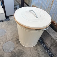 【無償】IKEA ゴミ箱　40Lの画像