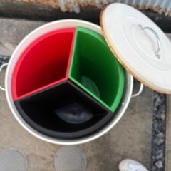 【無償】IKEA ゴミ箱　40Lの画像