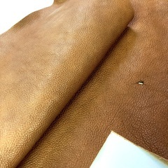 2mm厚の牛ナチュラルシュリンクヌメ革の画像