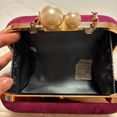 ワインレッド パール付きバッグの画像