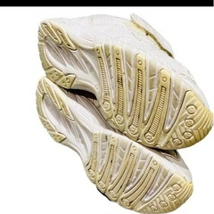 瞬足　18 ホワイト スニーカー ベルクロ 白　体育　運動靴 学校の画像