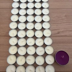 IKEA ティーライトキャンドル55個➕1個の画像