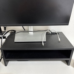 モニターを置く台の画像