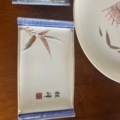 大皿と刺身皿の画像
