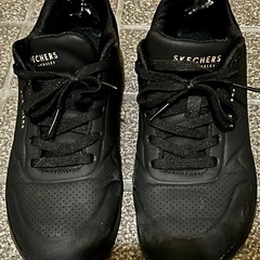 スケッチャーズ　スニーカー　黒
の画像
