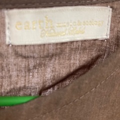 earthのワンピース　ブラウン　半袖の画像