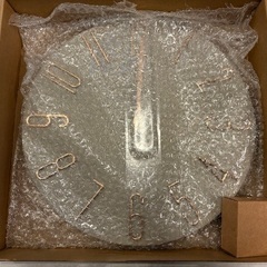 [ジャンク品]kamiina 掛け時計 グレージュ/ピンクゴールド　壁掛け用フック付きの画像