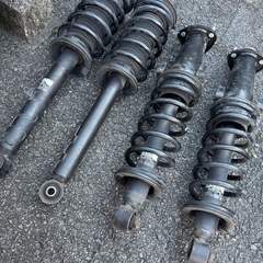 純正ショックアブソーバーの画像