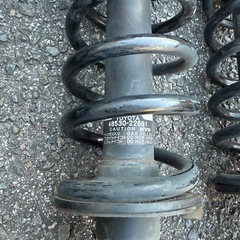 純正ショックアブソーバーの画像