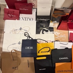 ハイブランド ショッパー 紙袋の画像