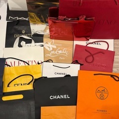 ハイブランド ショッパー 紙袋の画像