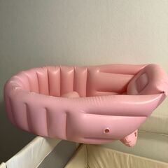 ピンクの空気式ベビーバス（手渡し・牛久市）1000円の画像