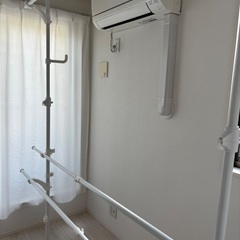 ニトリ★大容量突っ張り室内物干し竿 3本タイプ(ホワイト)の画像