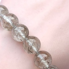 【売ります】針入り天然石ブレスレットの画像