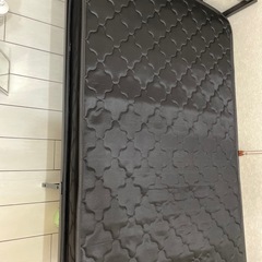 ベッドフレーム&マットレスの画像