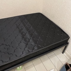 ベッドフレーム&マットレスの画像