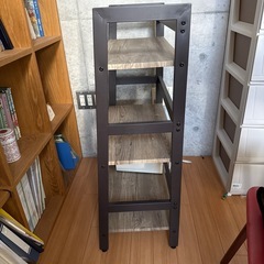 木目調ラックの画像