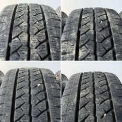 スタッドレスタイヤ ブリザックVL1 145R12 LT ホイール付き中古 品の画像