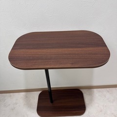 昇降式サイドテーブルの画像