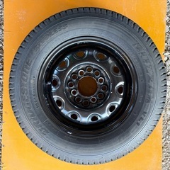 スタッドレスタイヤ ブリザックVL1 145R12 LT ホイール付き中古 品の画像