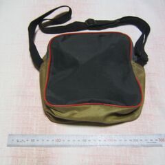 0円！無料！　双眼鏡が入っていた薄手のキャリーバッグの画像